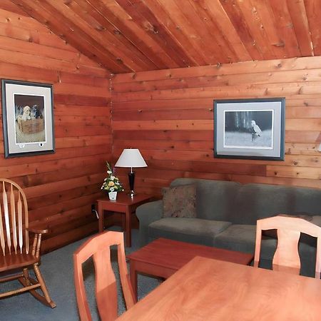 Lac Le Jeune Nature Resort Logan Lake Extérieur photo