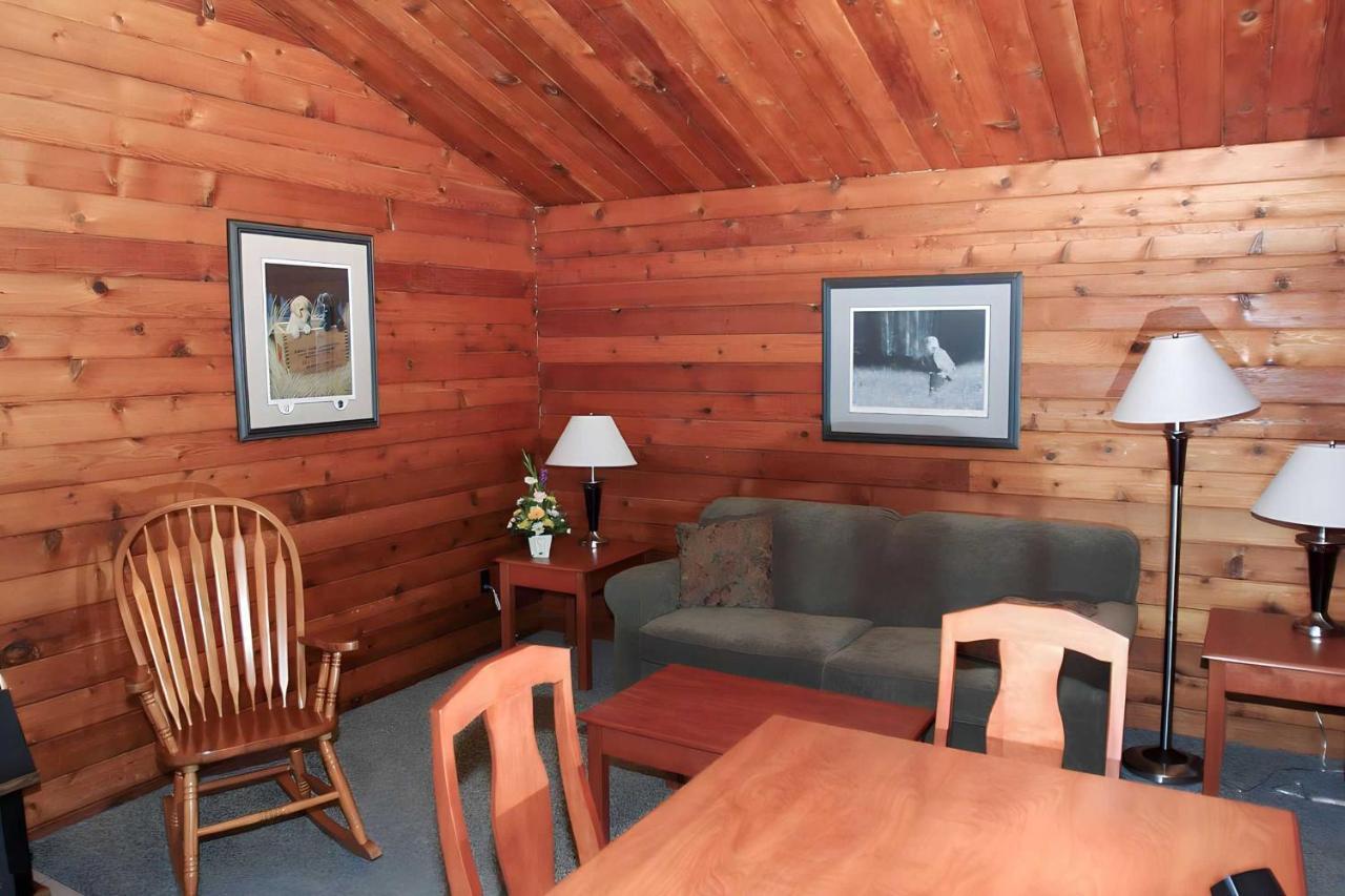 Lac Le Jeune Nature Resort Logan Lake Extérieur photo
