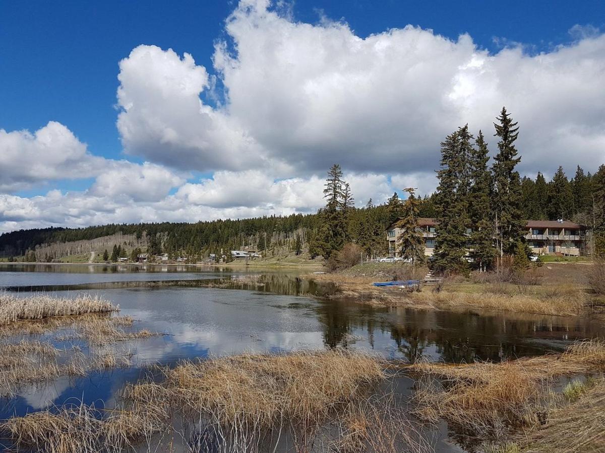 Lac Le Jeune Nature Resort Logan Lake Extérieur photo