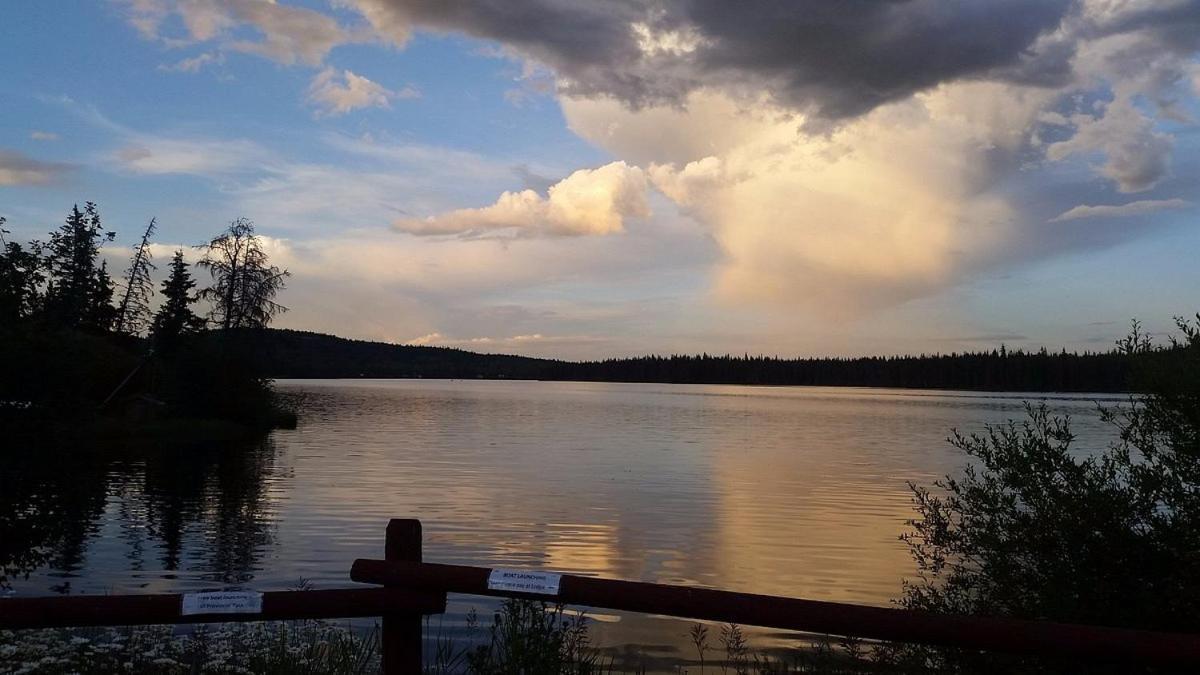 Lac Le Jeune Nature Resort Logan Lake Extérieur photo