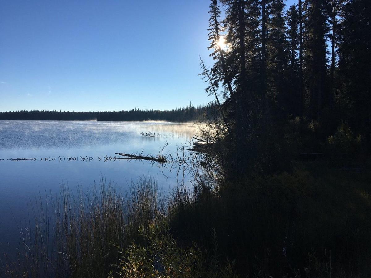 Lac Le Jeune Nature Resort Logan Lake Extérieur photo