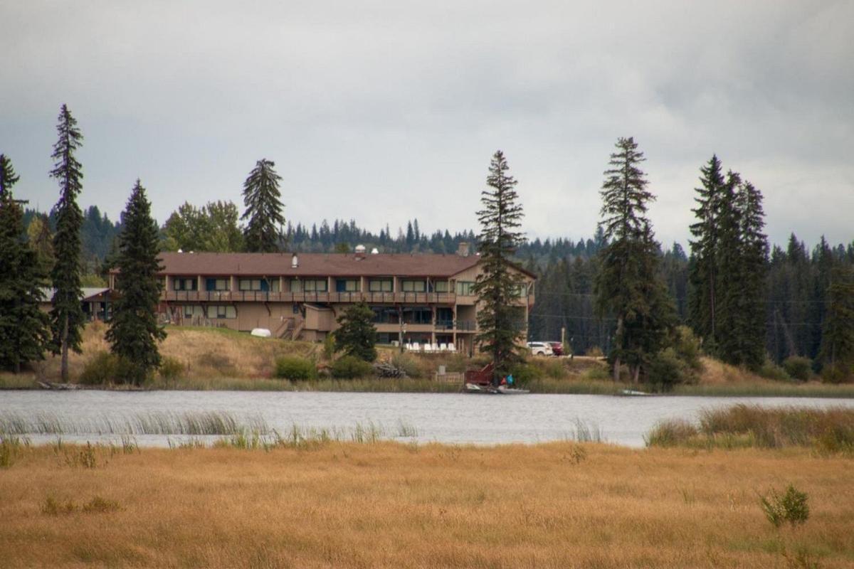 Lac Le Jeune Nature Resort Logan Lake Extérieur photo