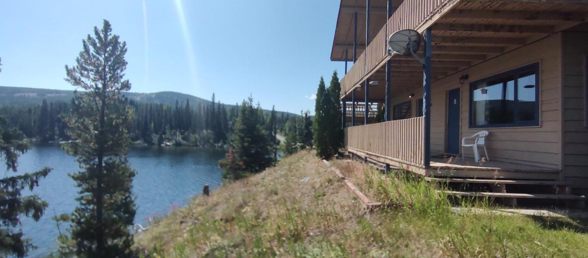 Lac Le Jeune Nature Resort Logan Lake Extérieur photo