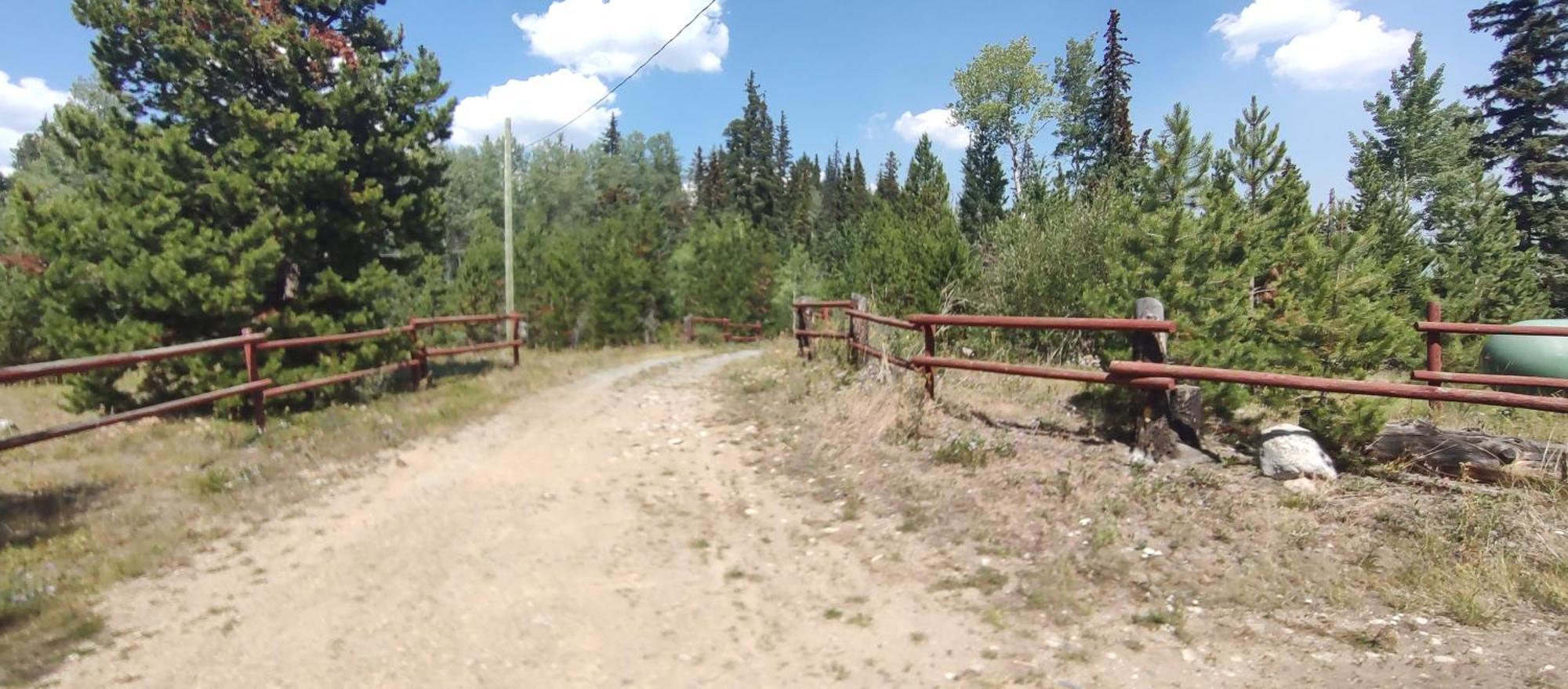Lac Le Jeune Nature Resort Logan Lake Extérieur photo